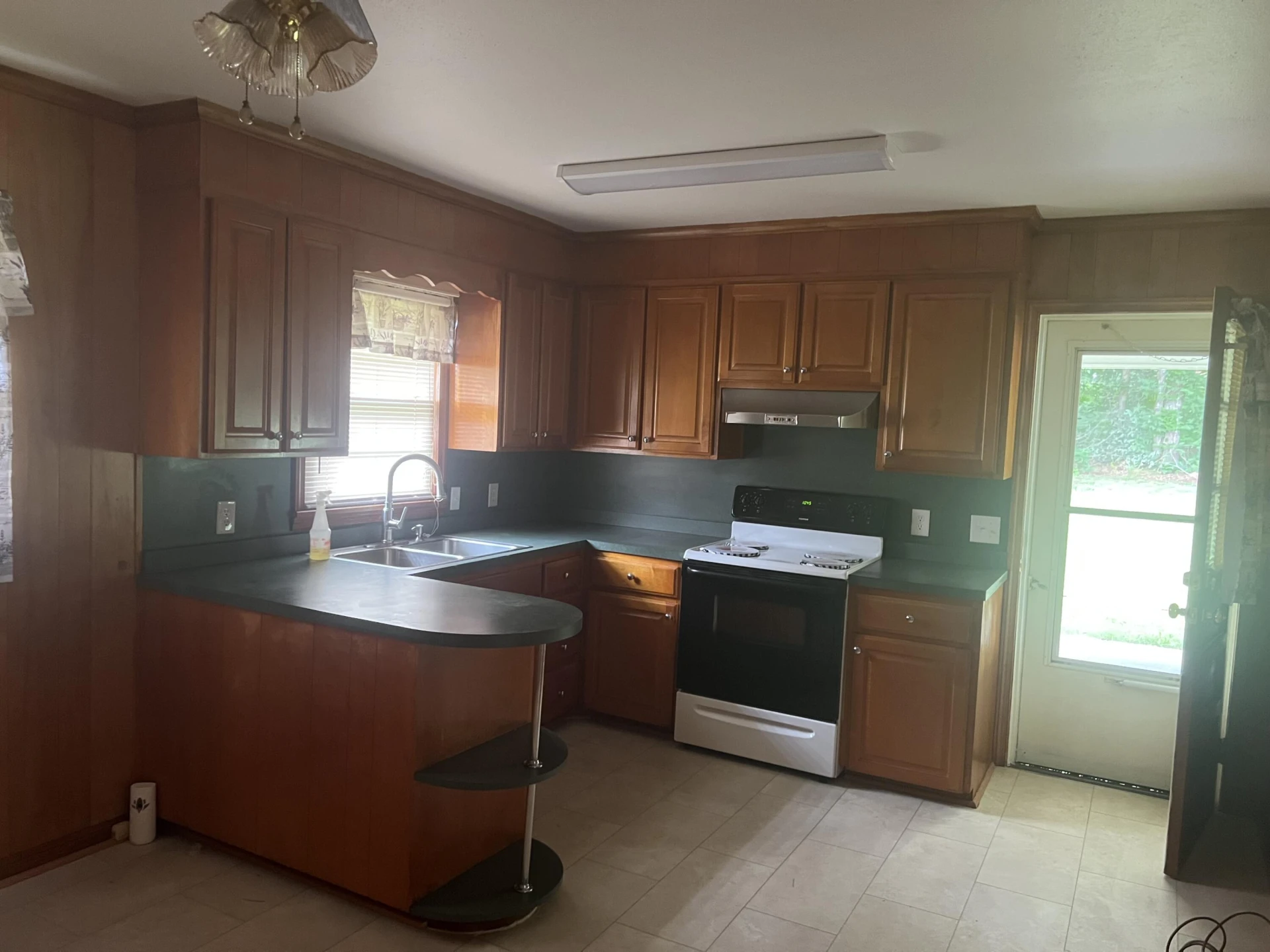 5771 Mountain Valley RD - Photo 3