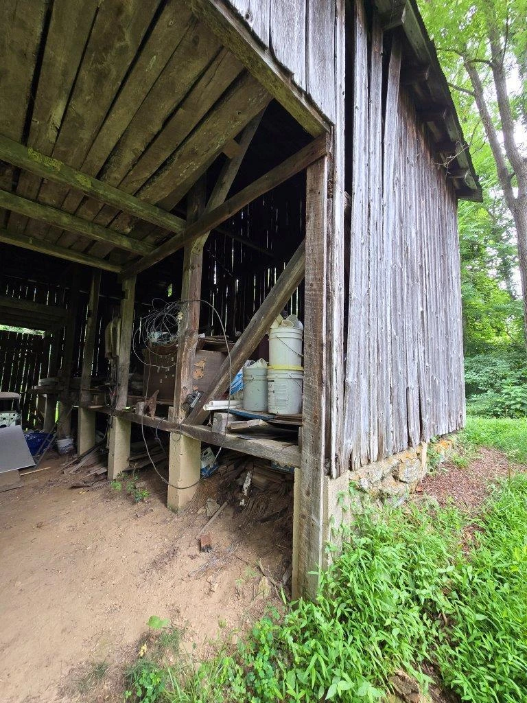 8947 Sugar Run RD - Photo 20