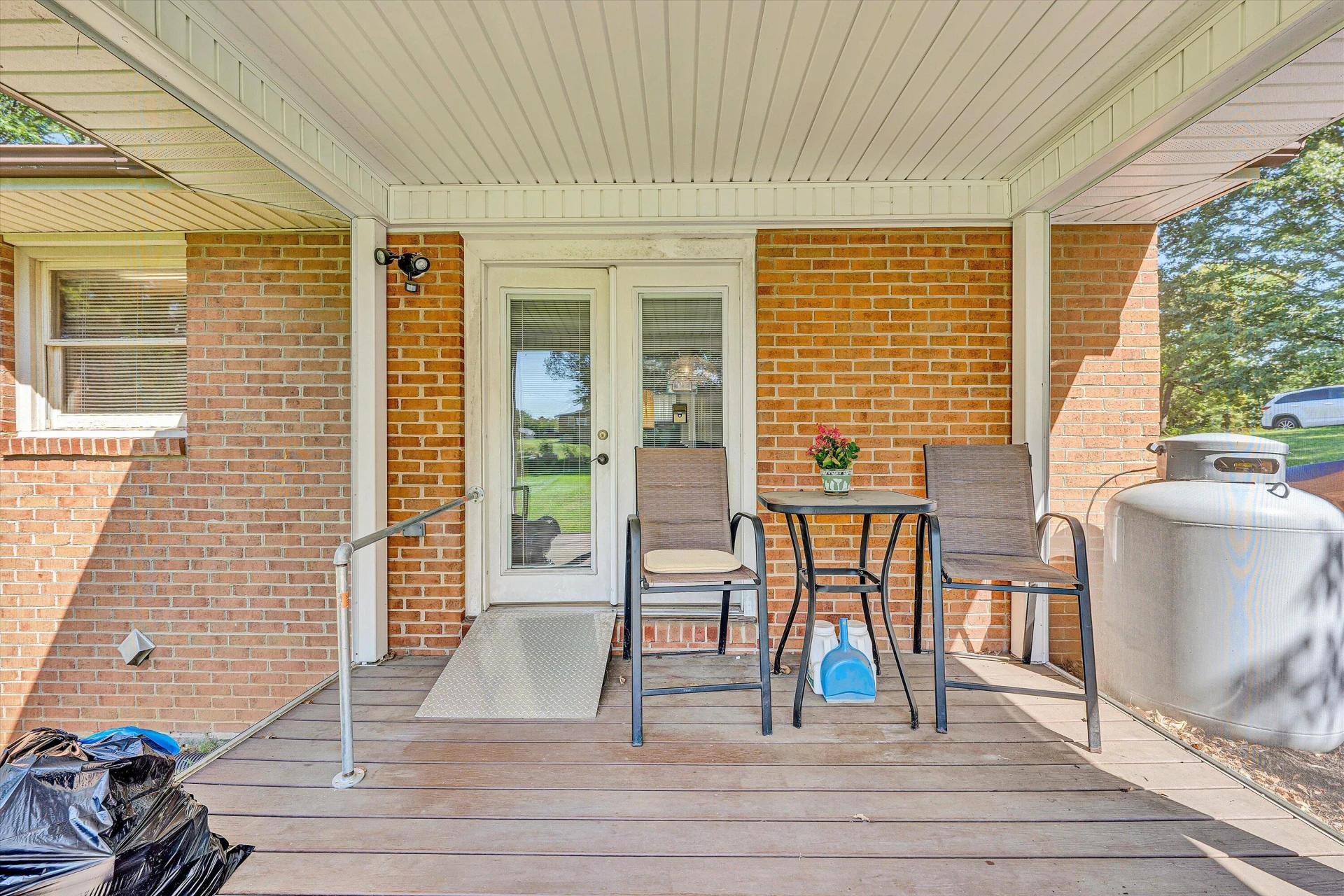 573 Crestland DR - Photo 12