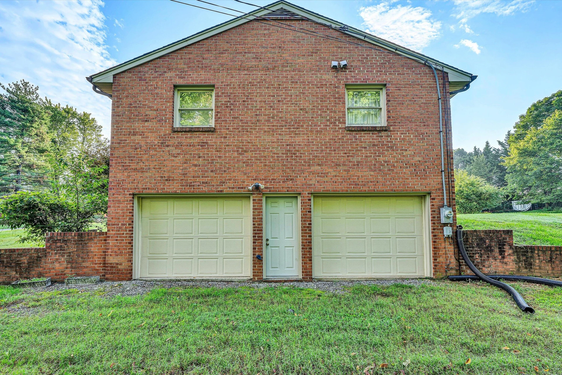 573 Crestland DR - Photo 8