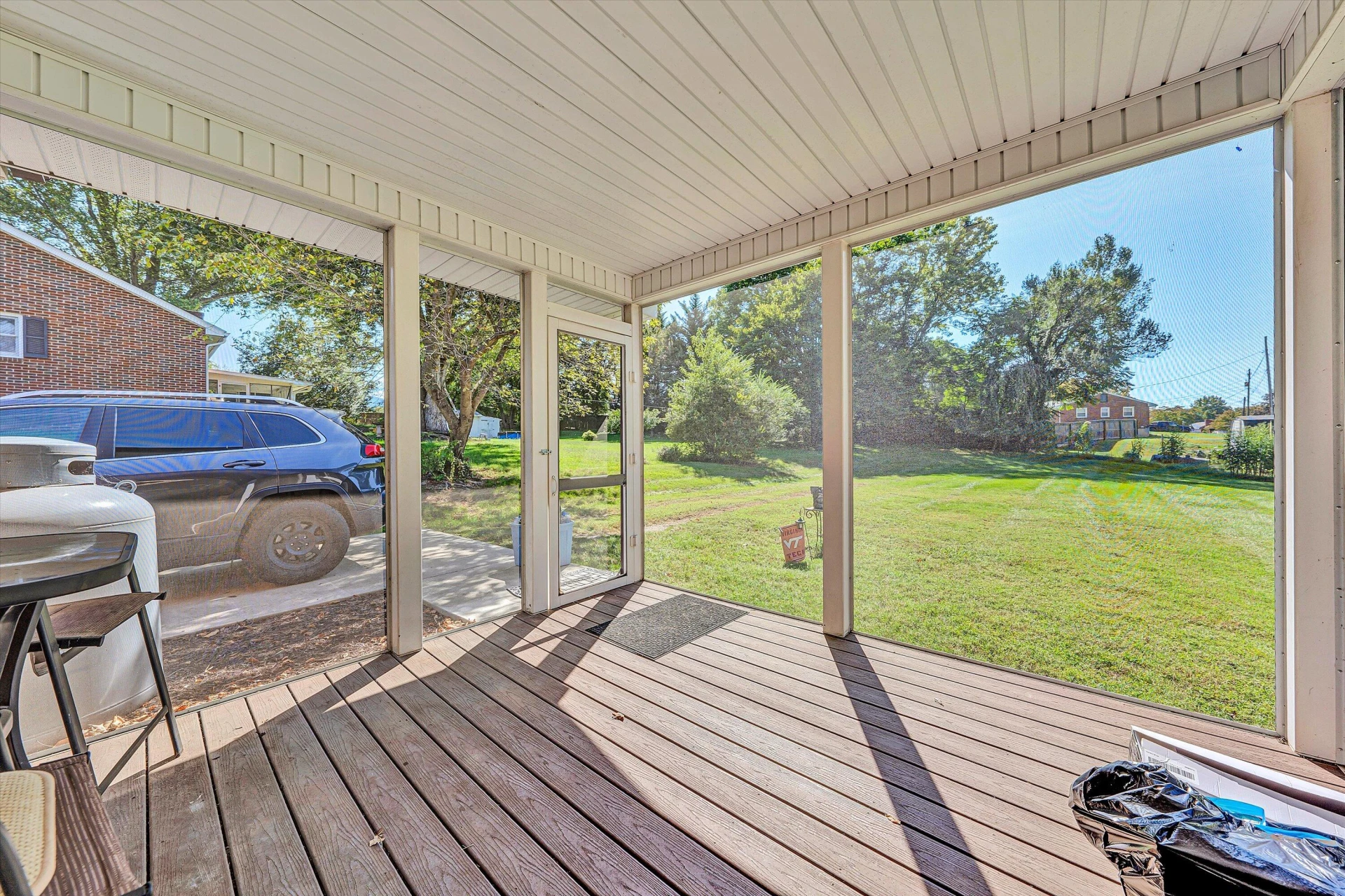 573 Crestland DR - Photo 11