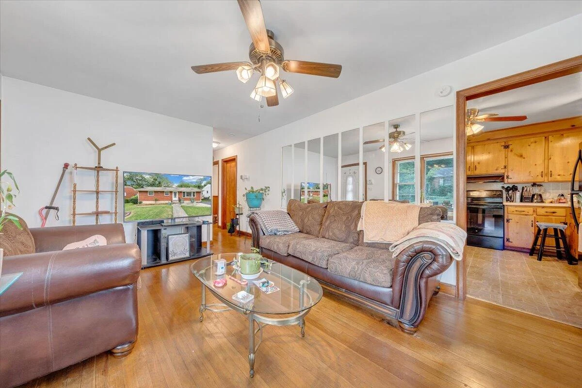 4133 Fielding AVE - Photo 6