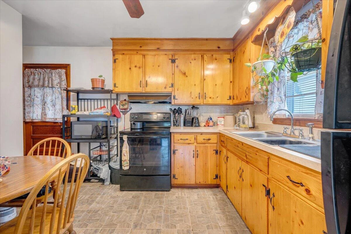4133 Fielding AVE - Photo 9