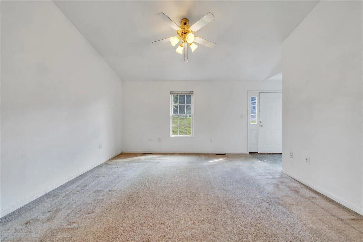 530 Jackson AVE - Photo 11
