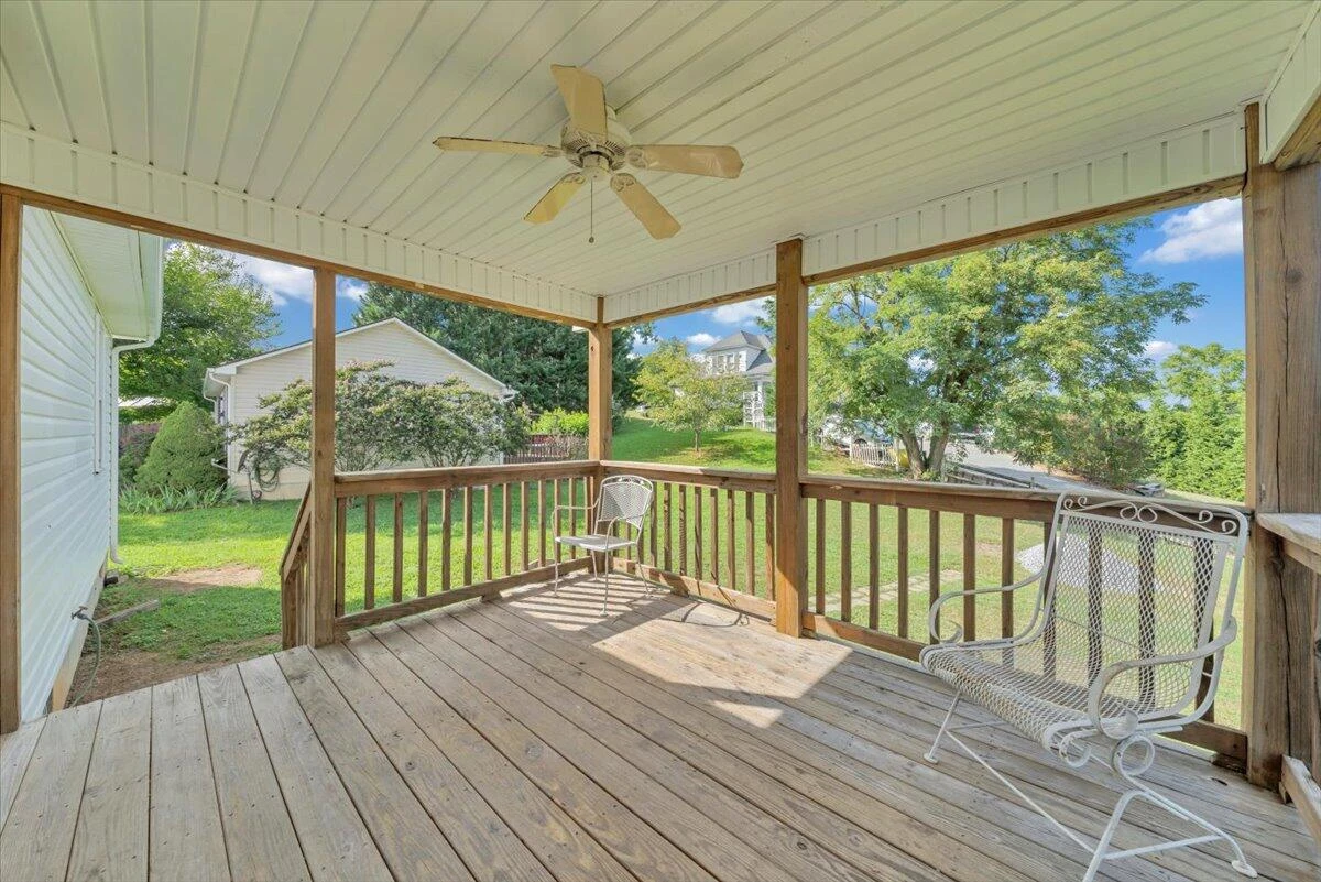 530 Jackson AVE - Photo 23
