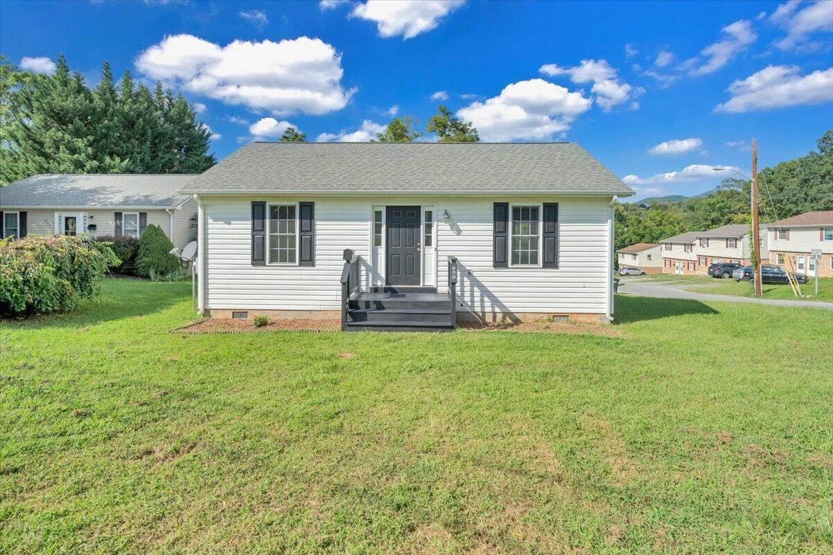 530 Jackson AVE - Photo 5