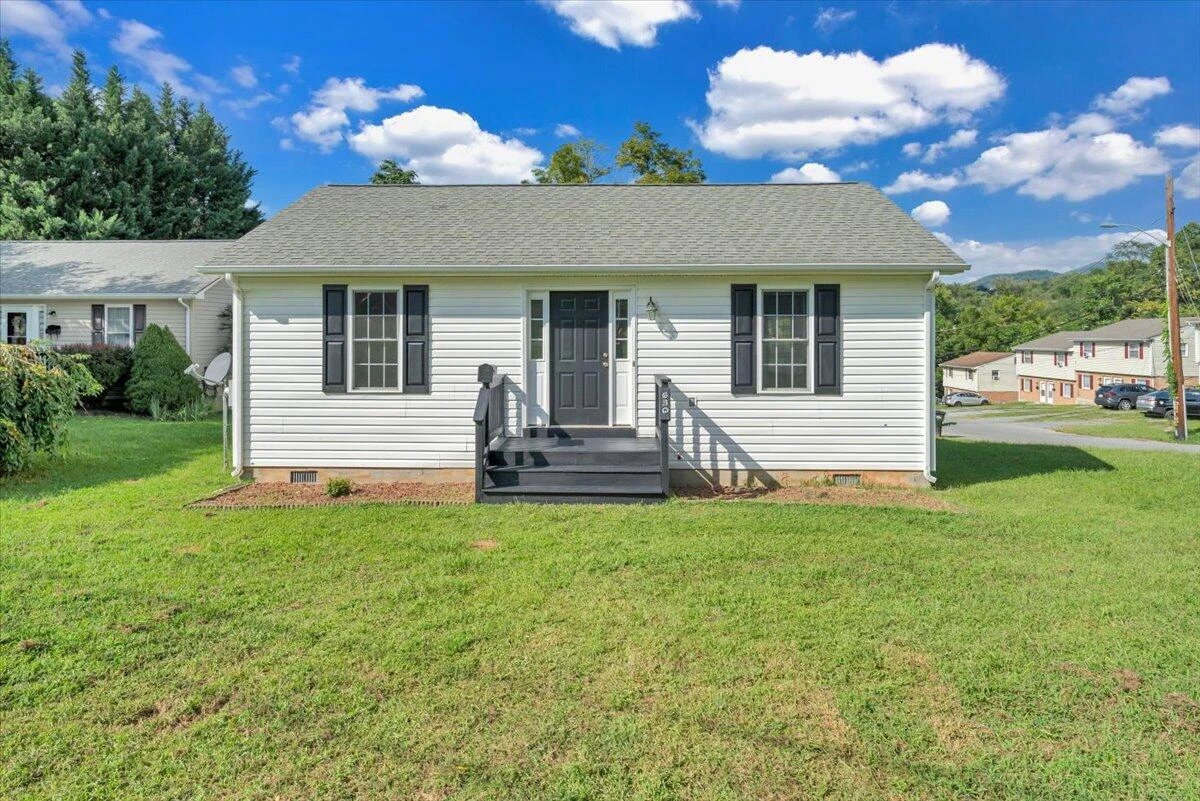 530 Jackson AVE - Photo 6