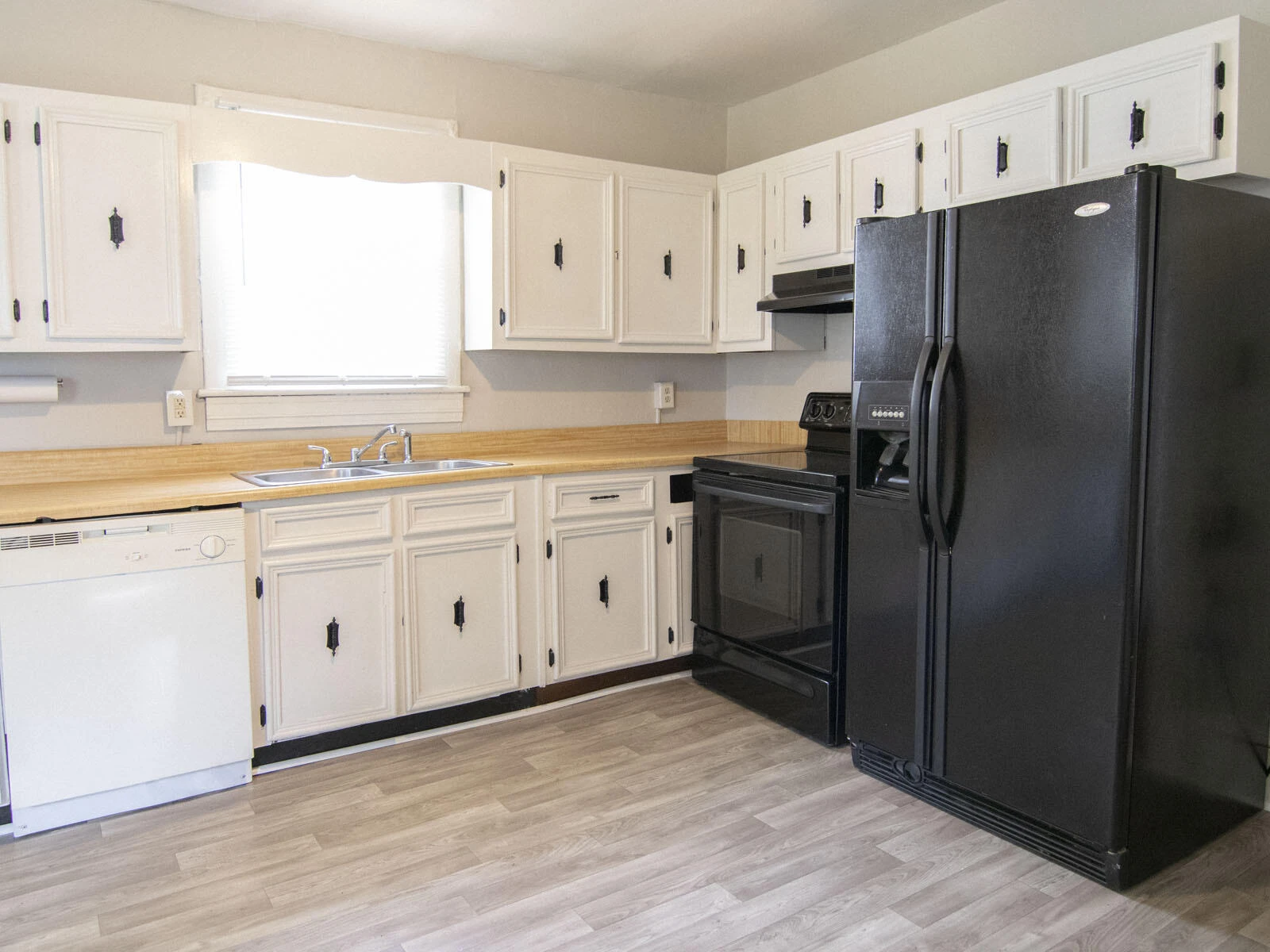1227 Buena Vista BLVD - Photo 4