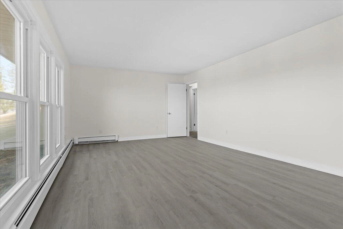 1909 Pelham DR - Photo 32