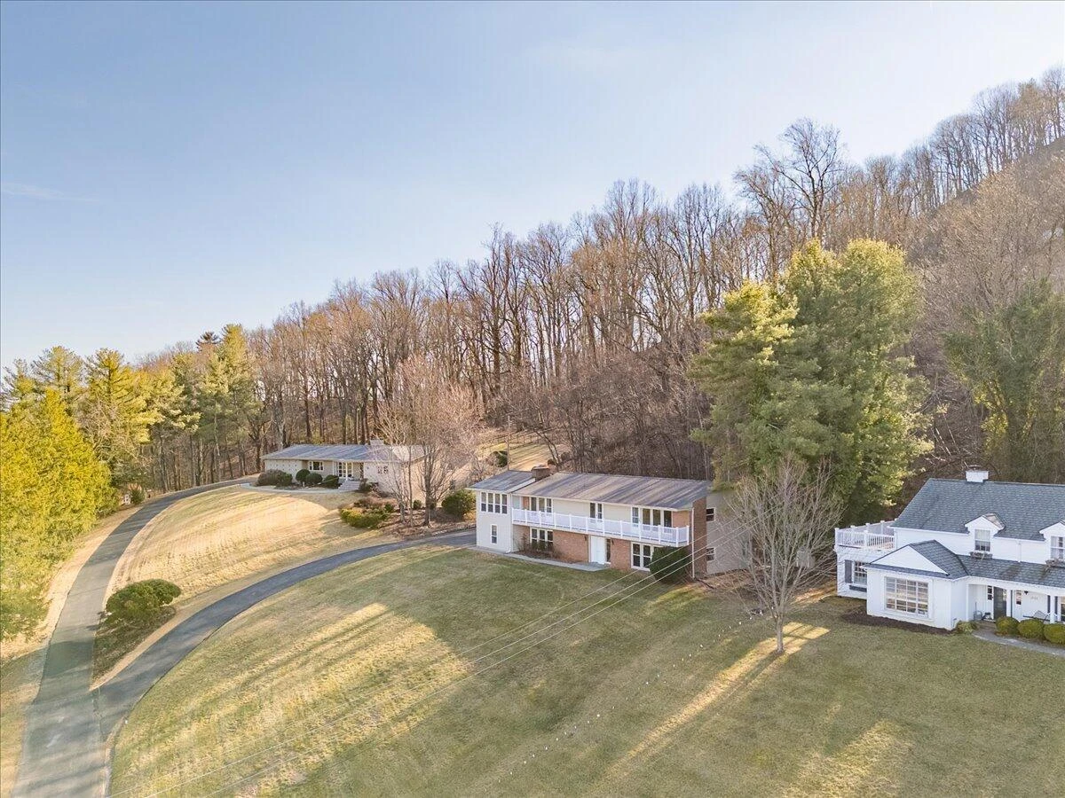1909 Pelham DR - Photo 44
