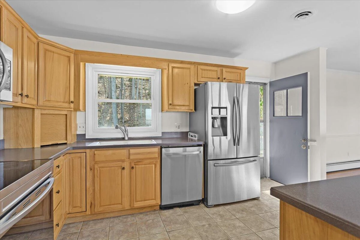 1909 Pelham DR - Photo 8