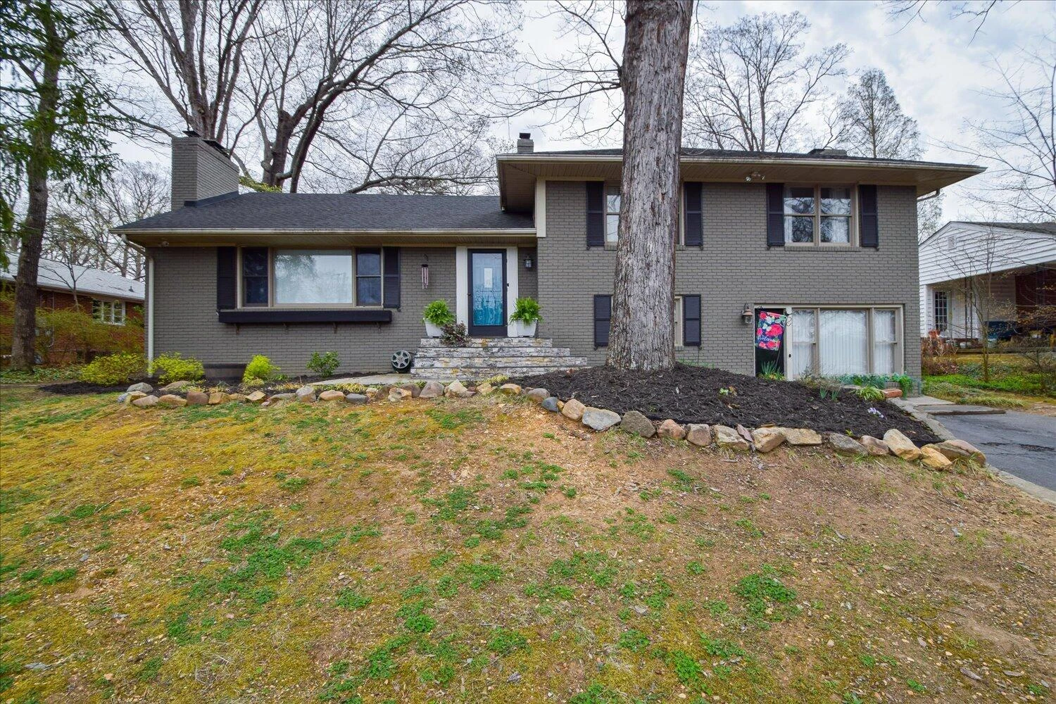 3068 Sedgefield RD