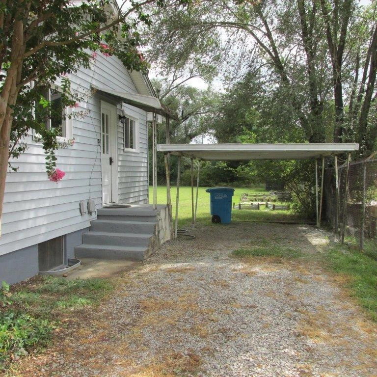 1425 Carlisle AVE - Photo 2