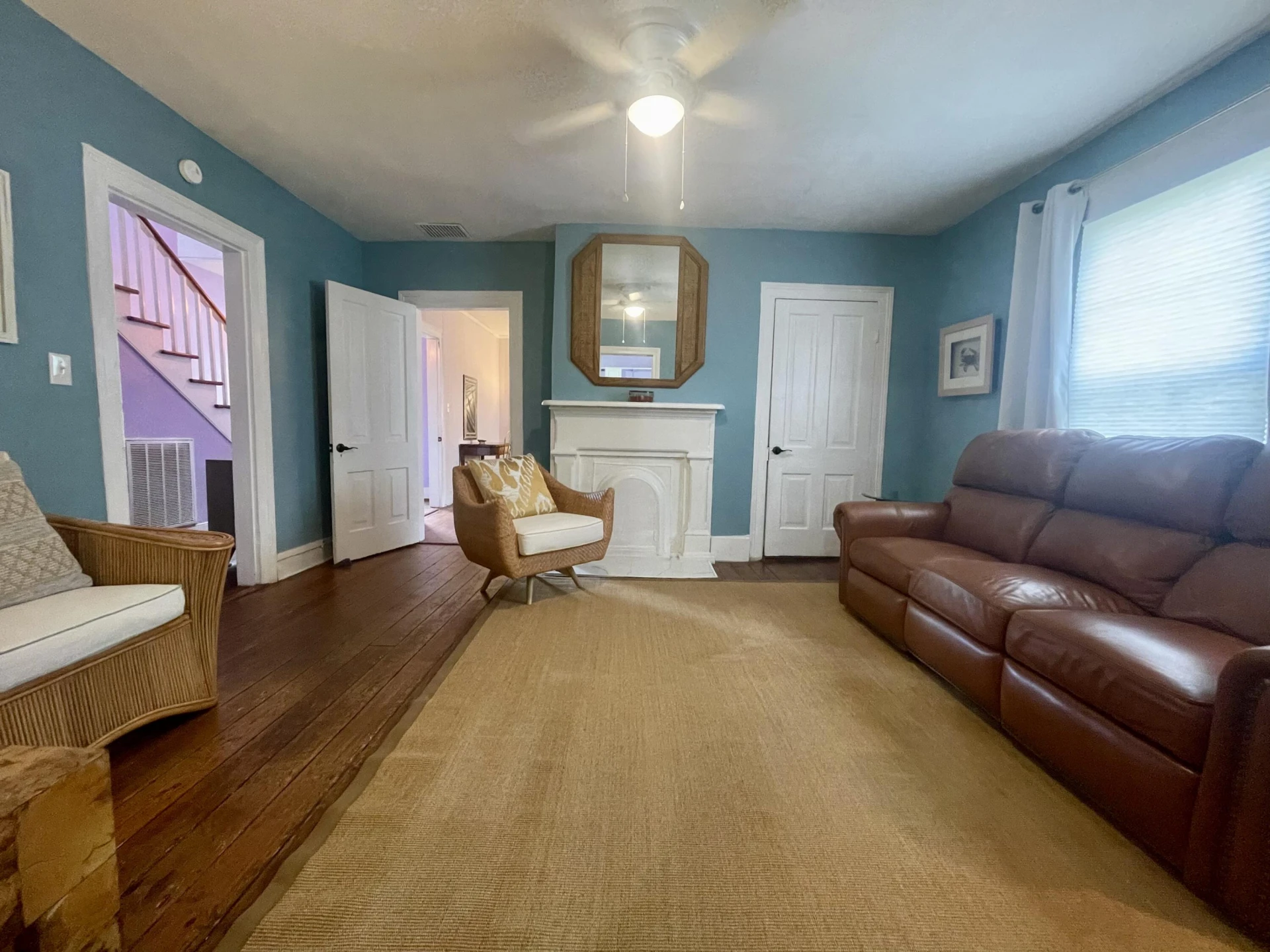 809 Grove ST - Photo 2