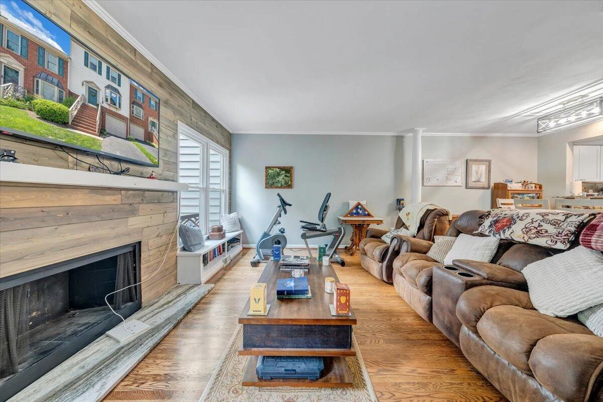 4715 Wembley PL - Photo 16