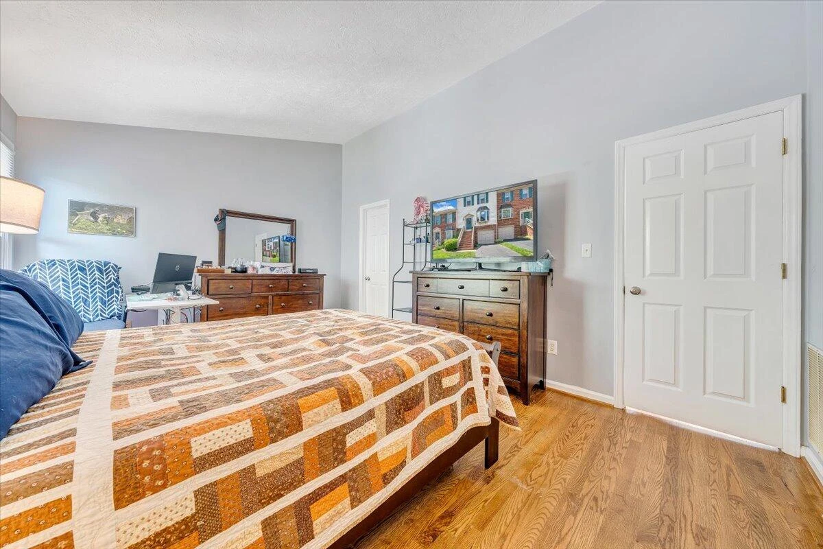 4715 Wembley PL - Photo 28