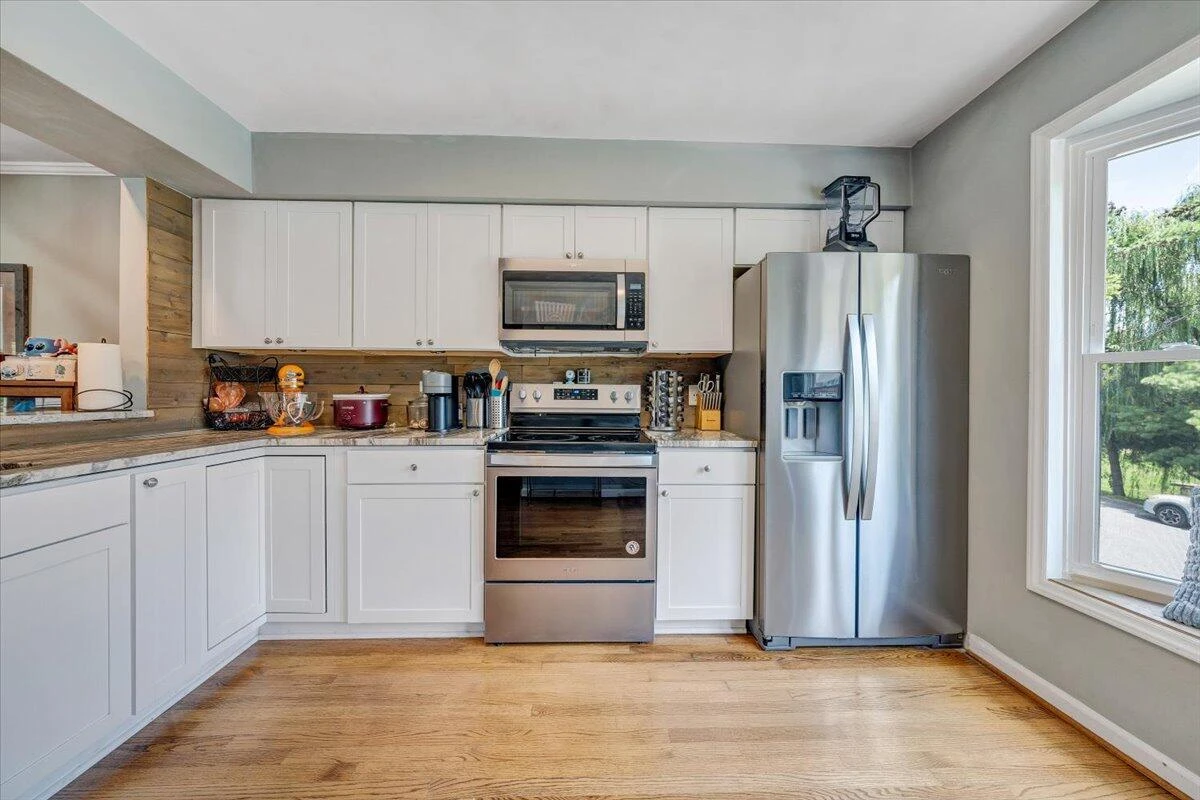 4715 Wembley PL - Photo 9