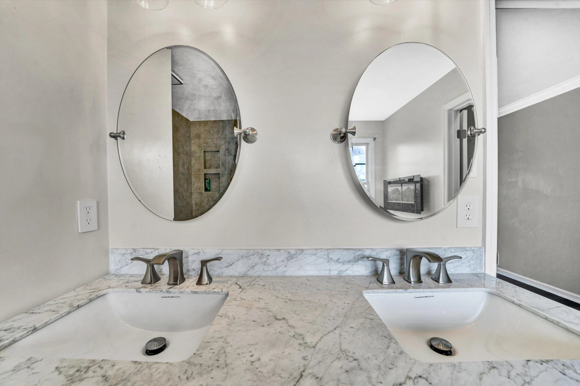 2269 Karen DR - Photo 35