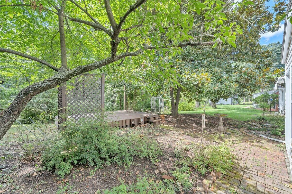 2418 Oregon AVE - Photo 16