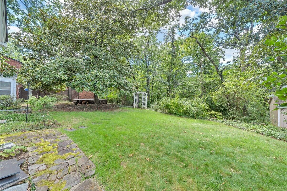 2418 Oregon AVE - Photo 17
