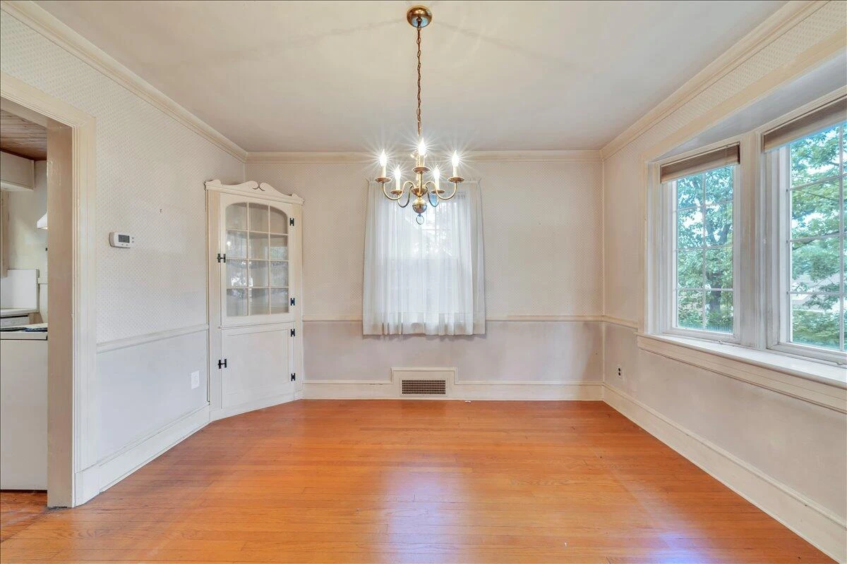 2418 Oregon AVE - Photo 29