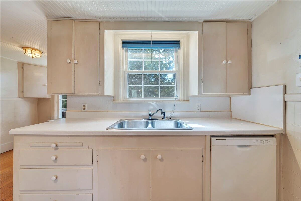2418 Oregon AVE - Photo 35