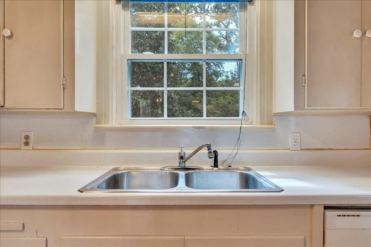 2418 Oregon AVE - Photo 36