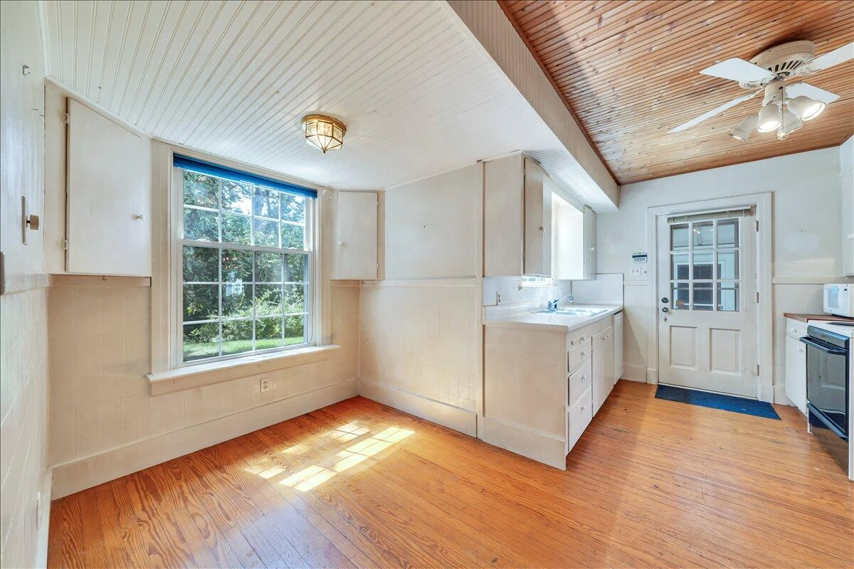 2418 Oregon AVE - Photo 39