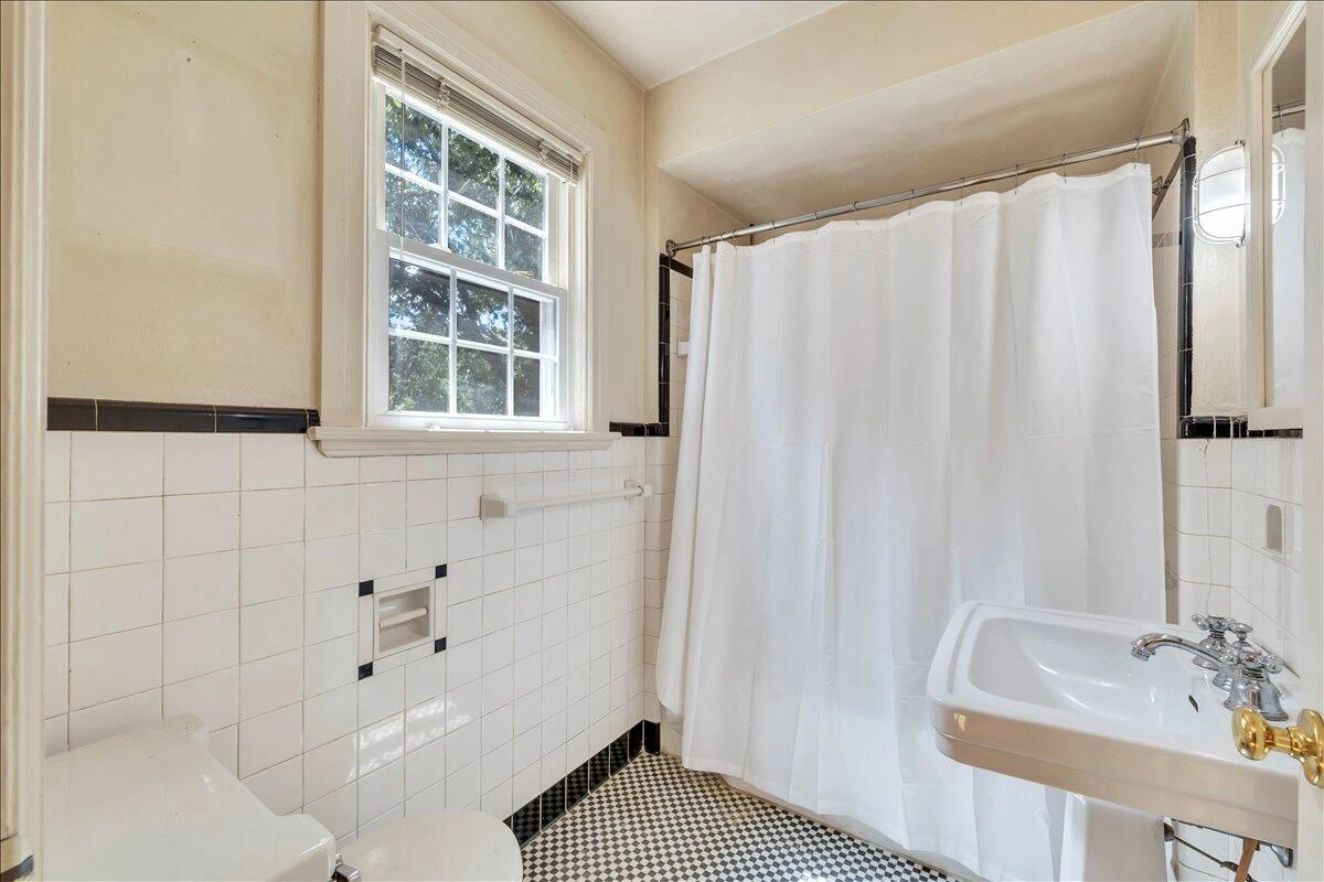 2418 Oregon AVE - Photo 52
