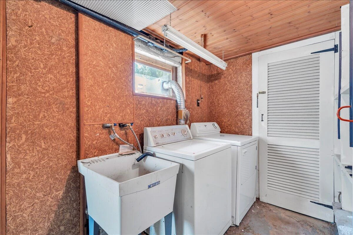 2418 Oregon AVE - Photo 65