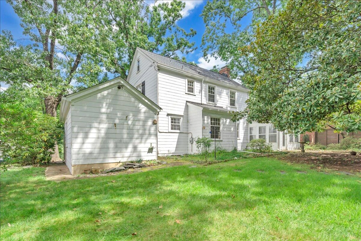 2418 Oregon AVE - Photo 9