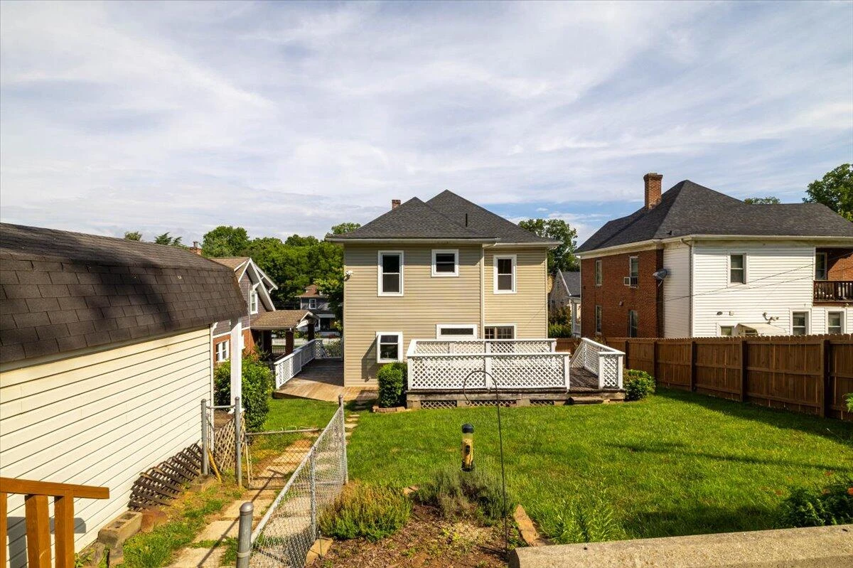 1714 Memorial AVE - Photo 29
