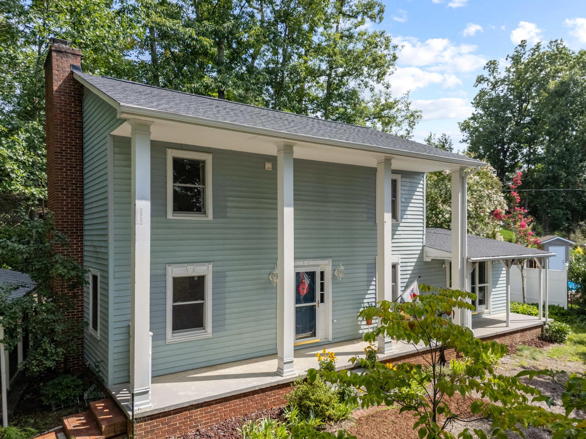 1160 Sherwood DR - Photo 3