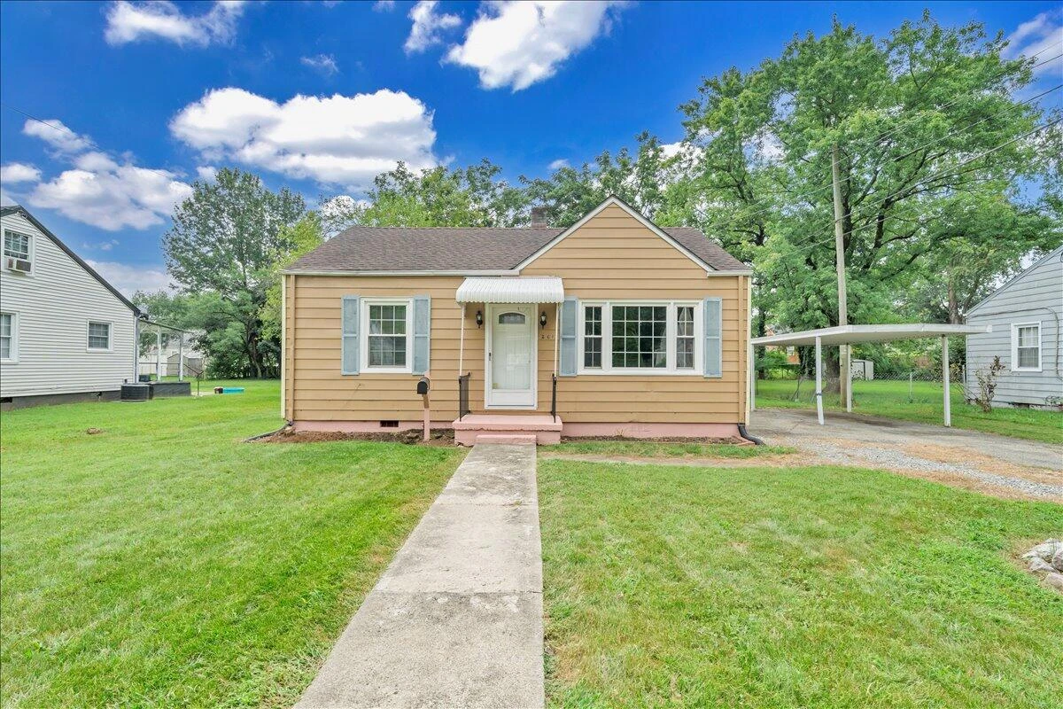 2613 Cornell DR - Photo 2
