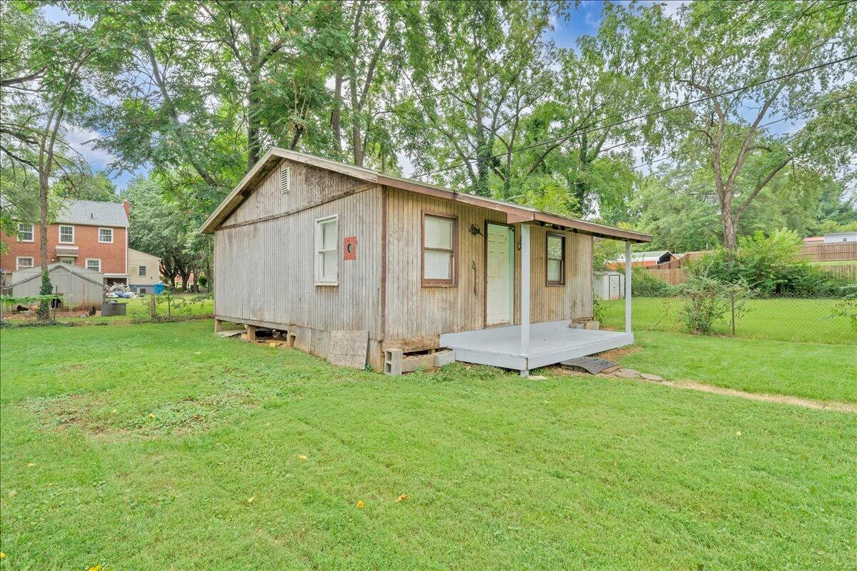 2613 Cornell DR - Photo 23
