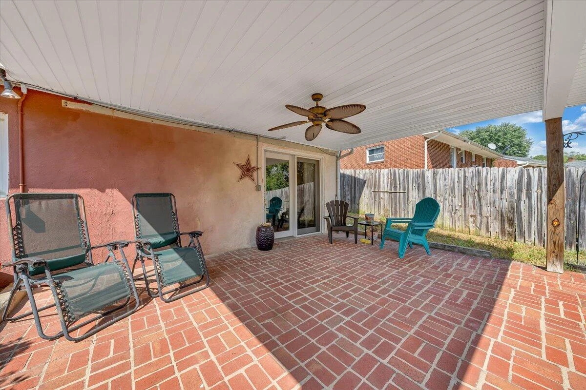 947 Estates RD - Photo 17