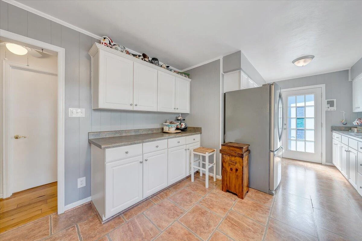 947 Estates RD - Photo 6