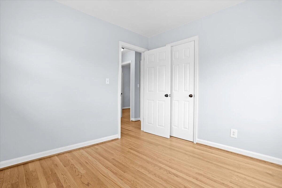 219 Crittendon AVE - Photo 12