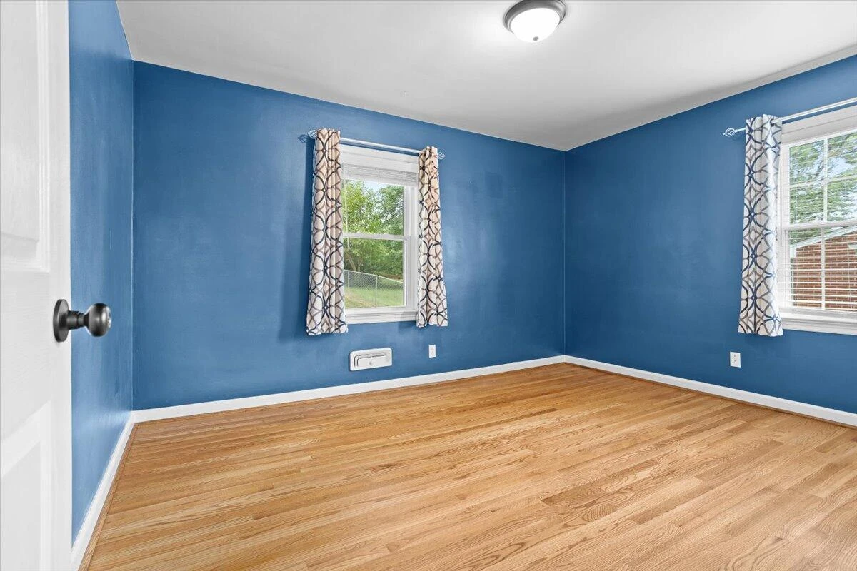 219 Crittendon AVE - Photo 13
