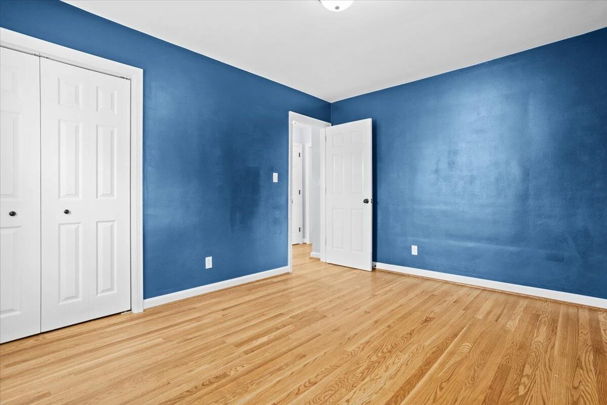 219 Crittendon AVE - Photo 15