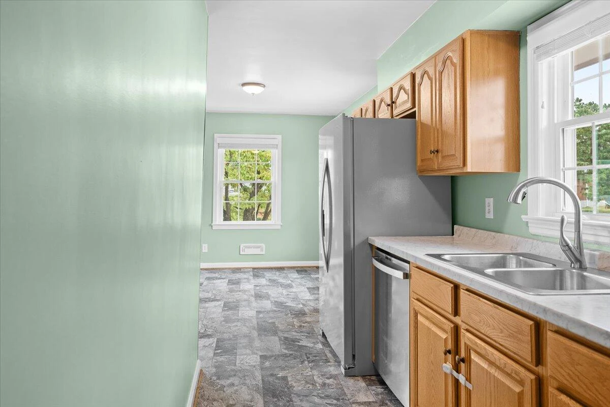 219 Crittendon AVE - Photo 25