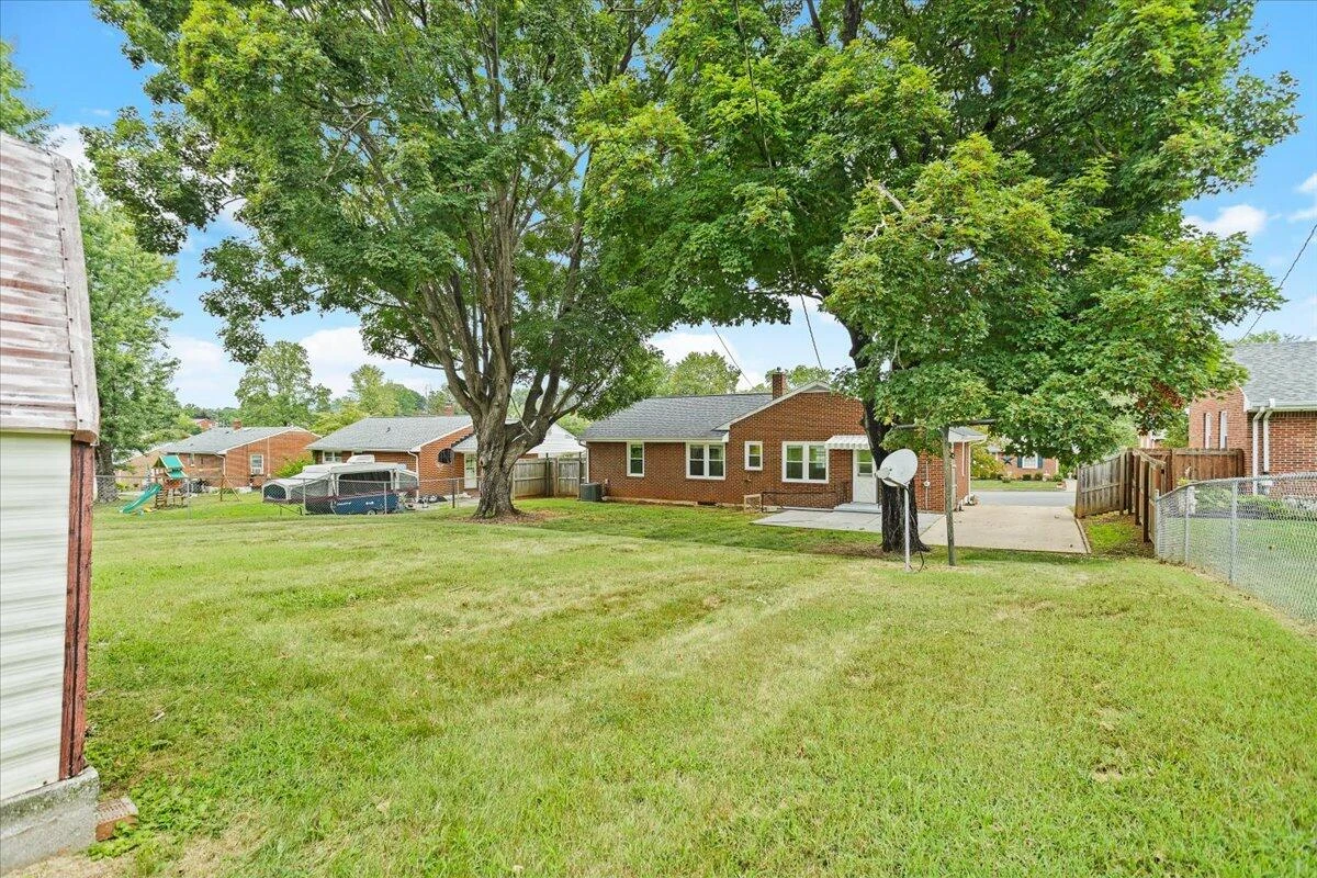 219 Crittendon AVE - Photo 28