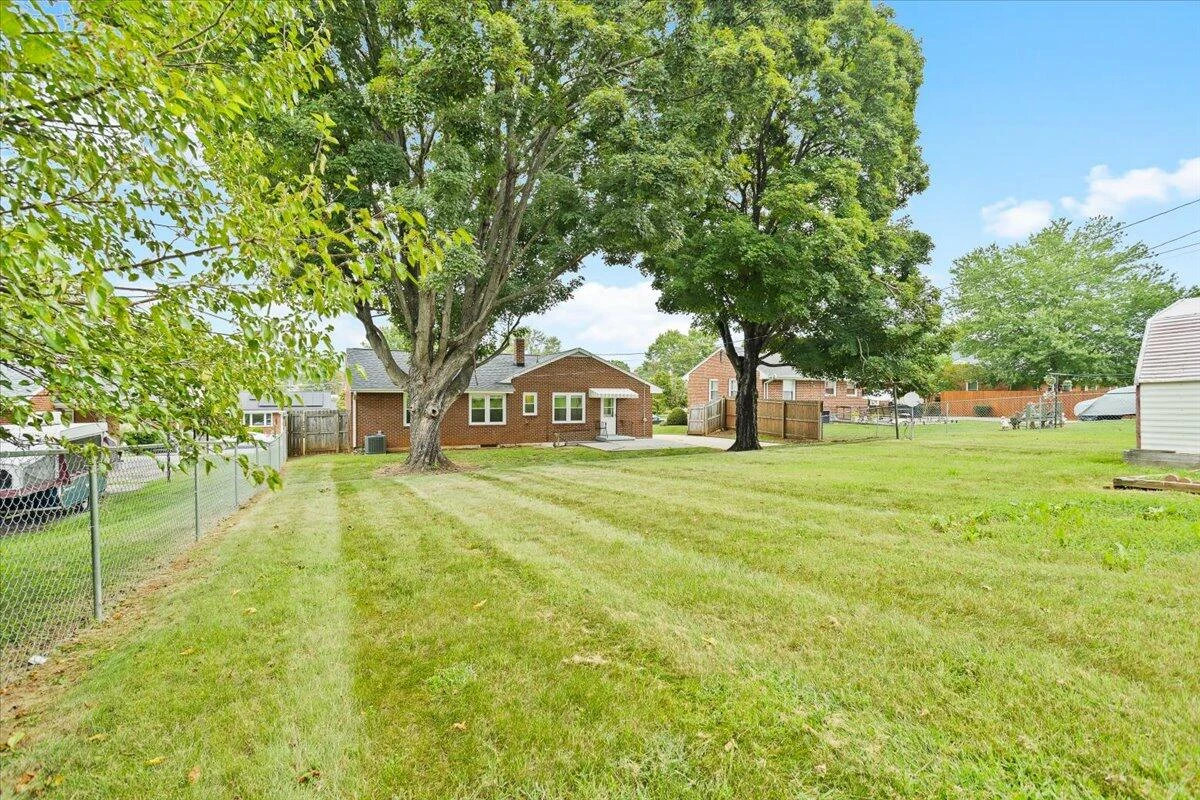 219 Crittendon AVE - Photo 30