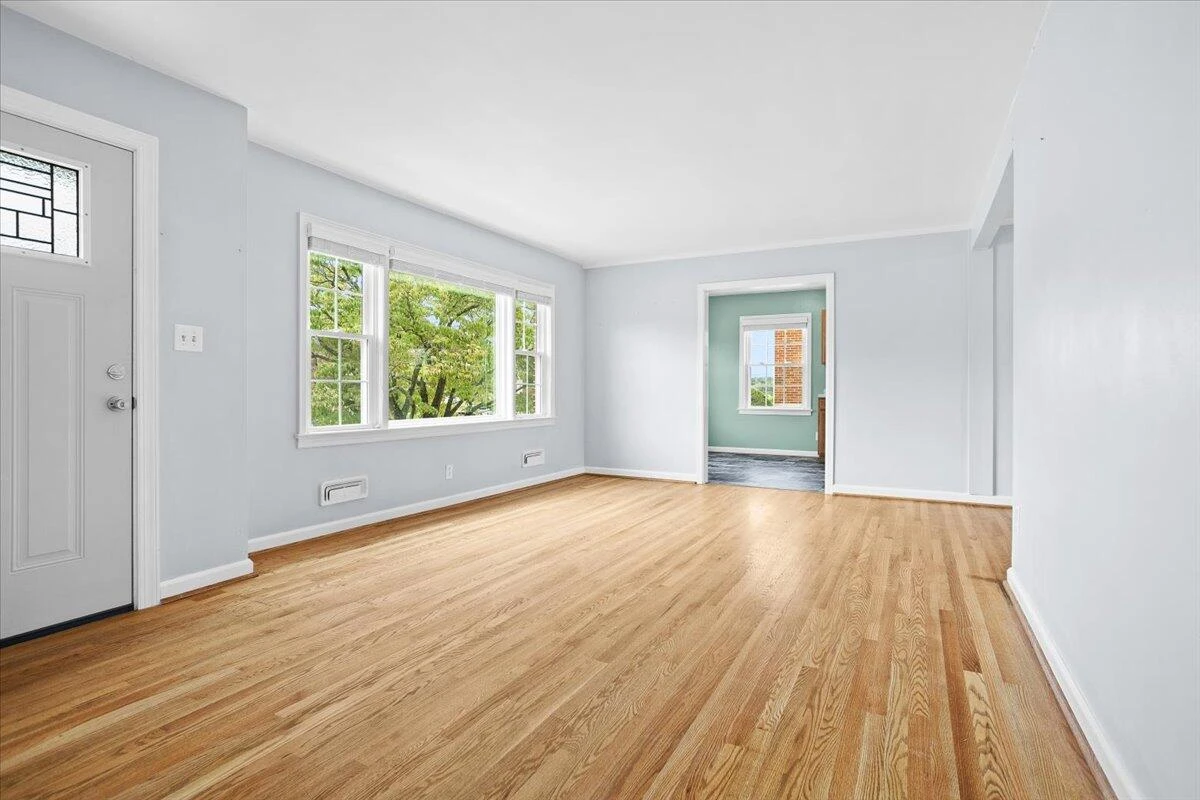 219 Crittendon AVE - Photo 7