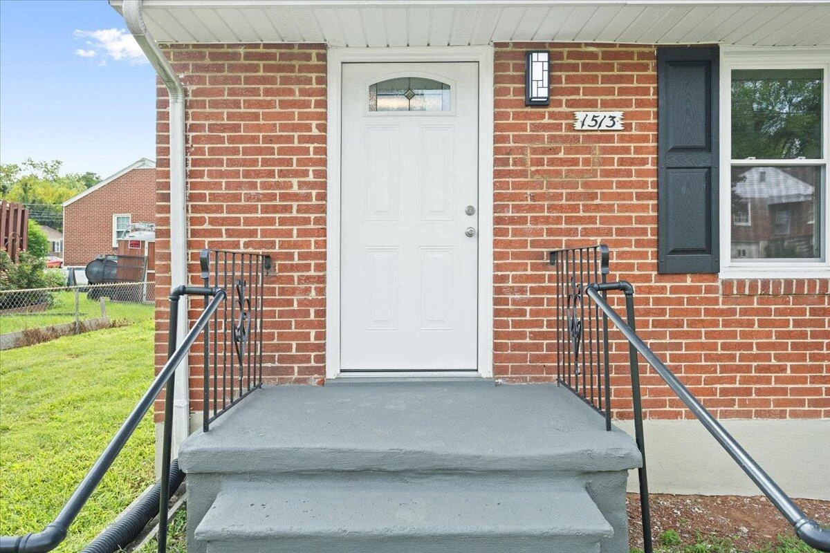 1513 Aspen ST - Photo 2