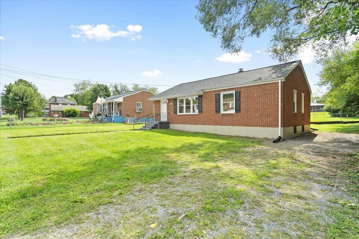 1513 Aspen ST - Photo 4