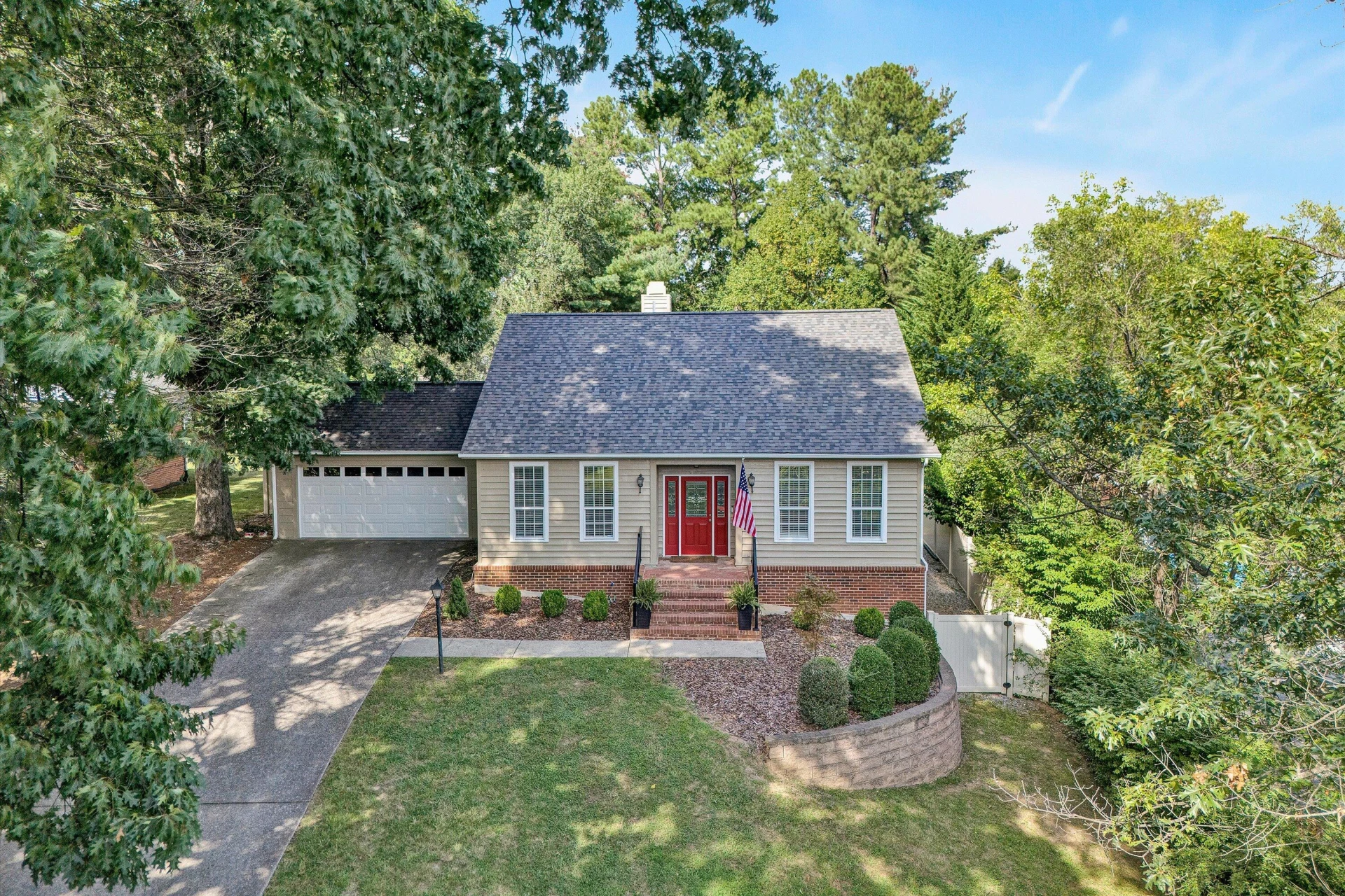 1015 Clearfield RD - Photo 3