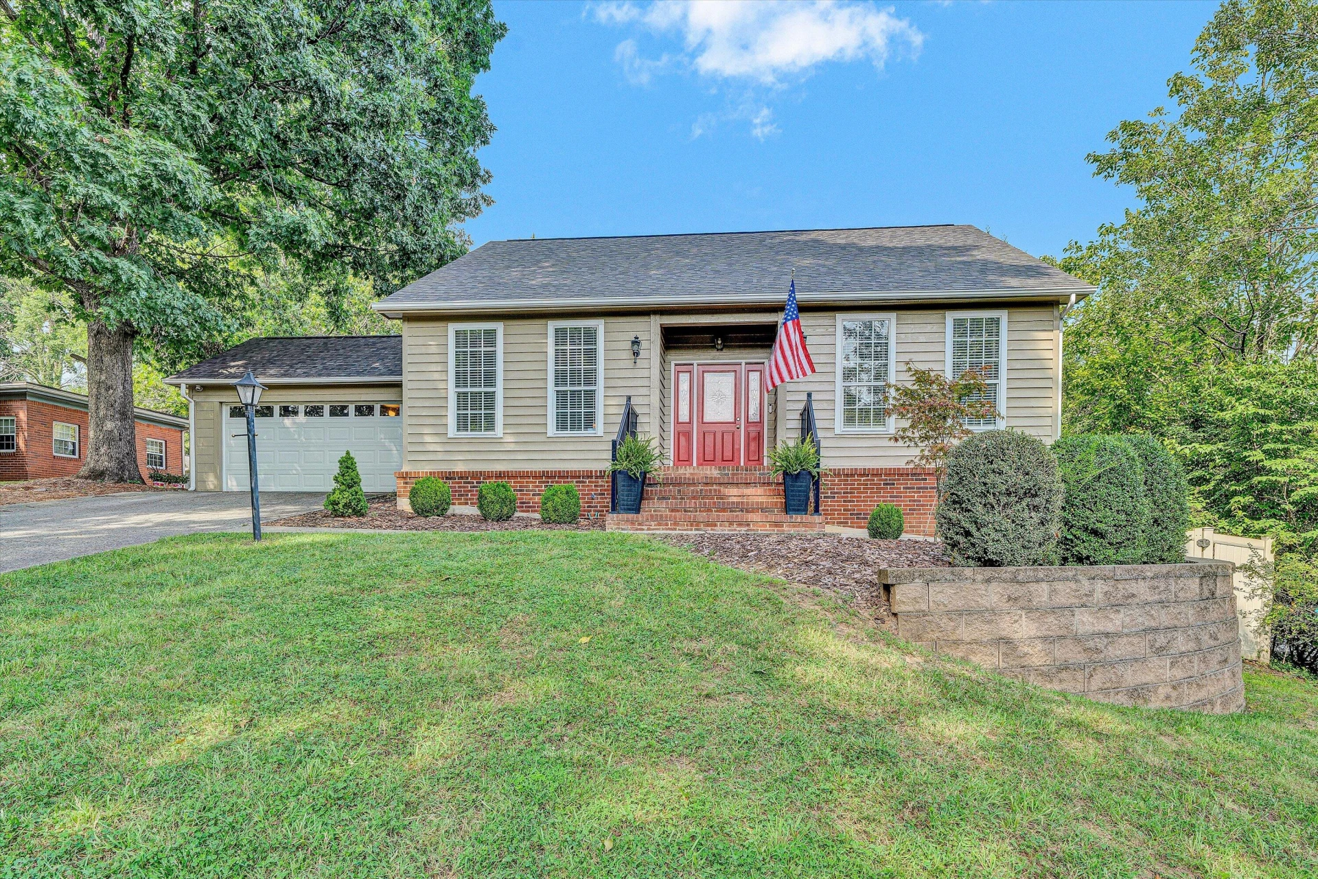 1015 Clearfield RD - Photo 4