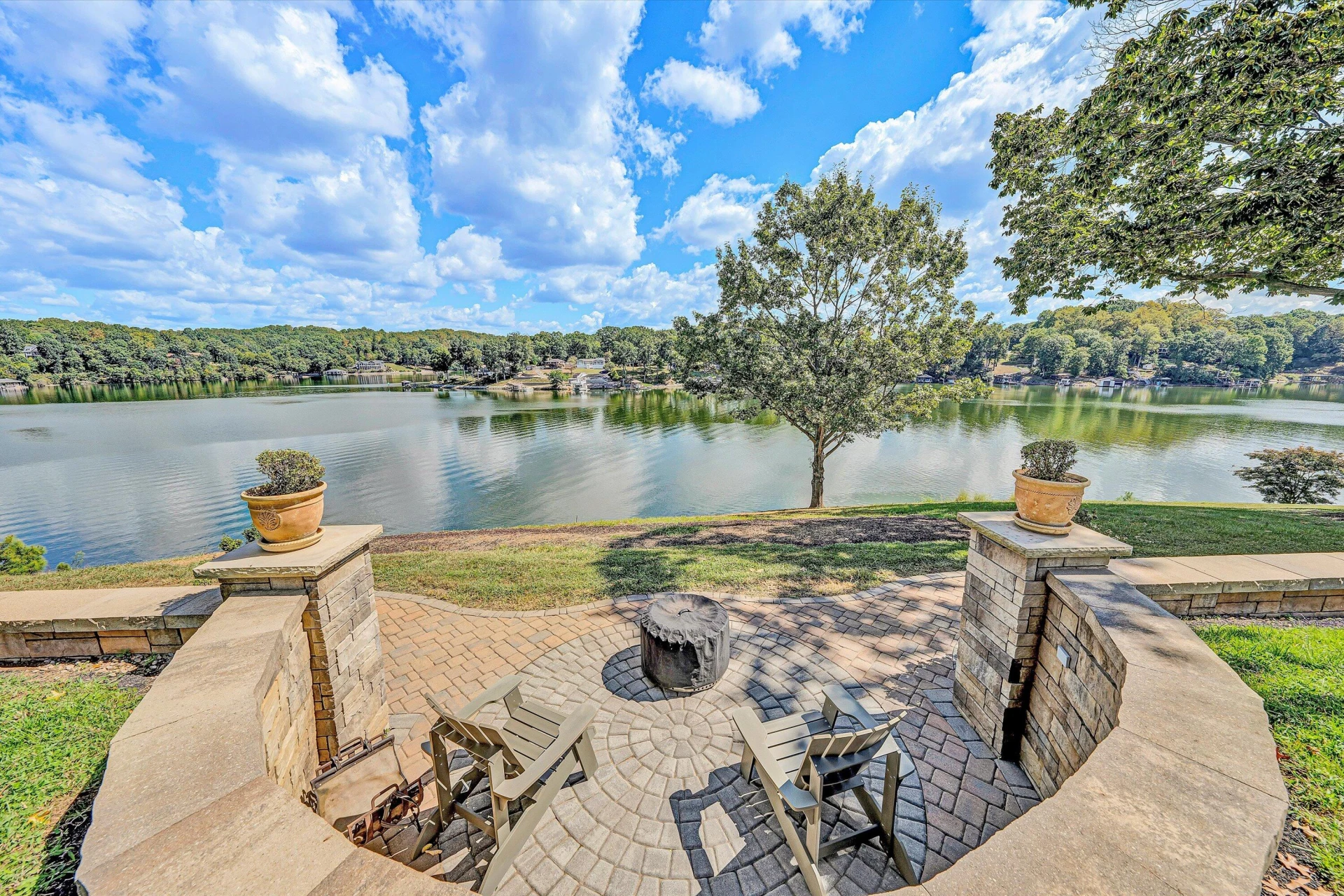 1031 Lake Breeze DR - Photo 79