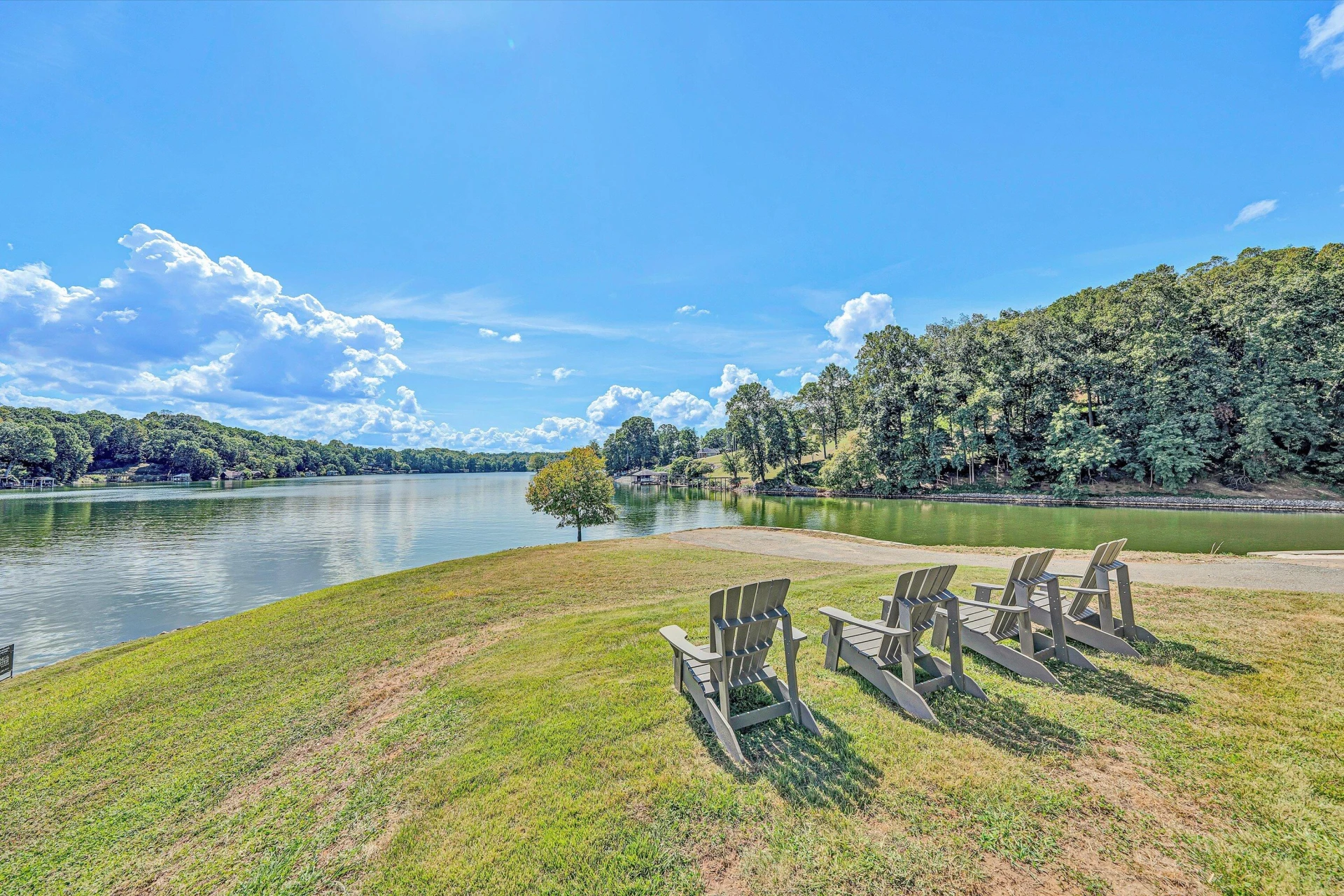 1031 Lake Breeze DR - Photo 82